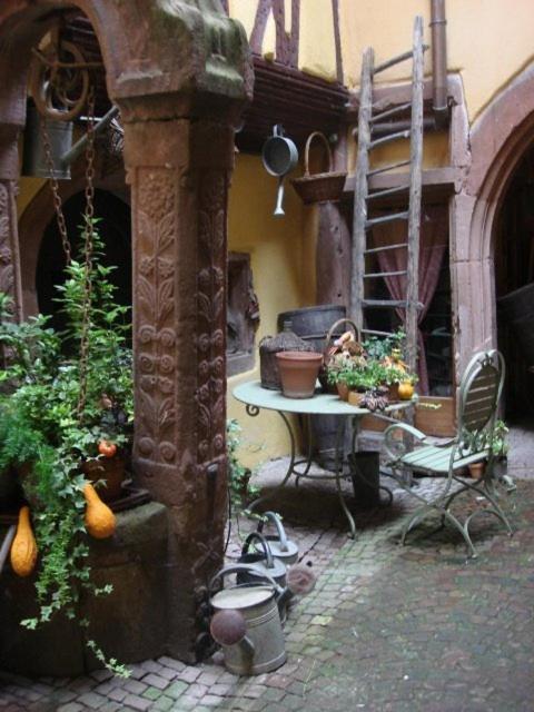 Gîte Le Chemin de Ronde Riquewihr Exterior foto